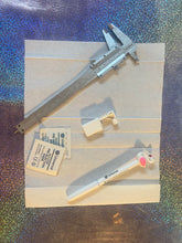 Load image into Gallery viewer, Earlobe questions????