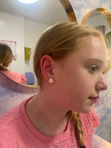 Flat/ top ear