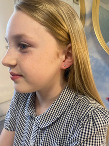 Lobe  with needle